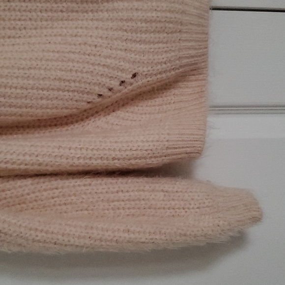 Blush Knit Turtleneck - Picture 3 of 6